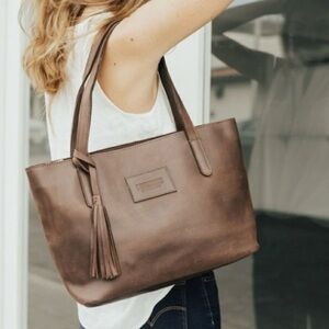 Parker Clay Eden Carryall Leather Brown Tassel